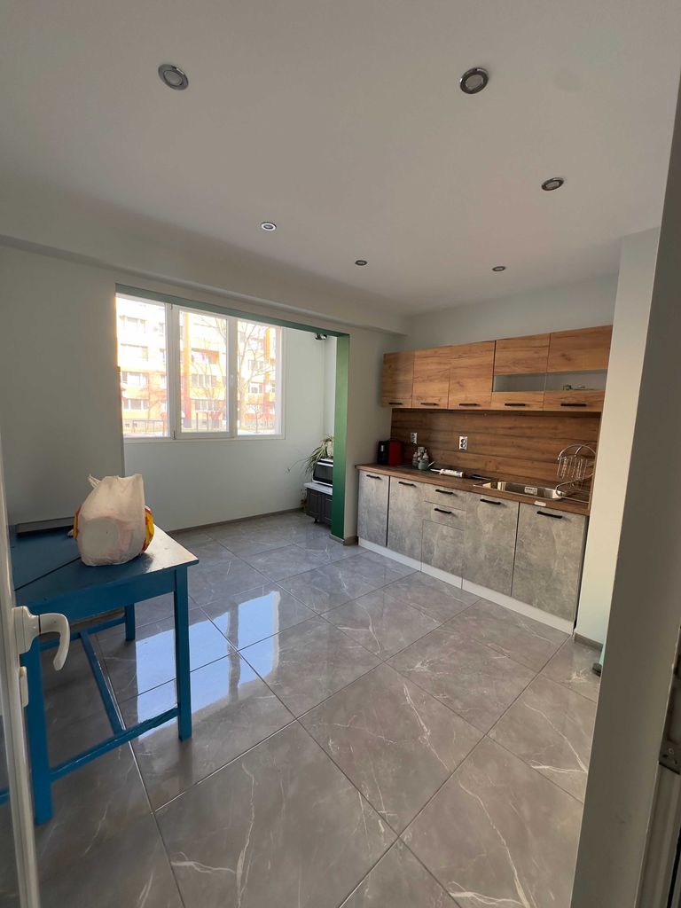 Продава се Тристаен апартамент в Перник, Димова махала - 78 кв.м за 1308 €/кв.м - Снимка #11