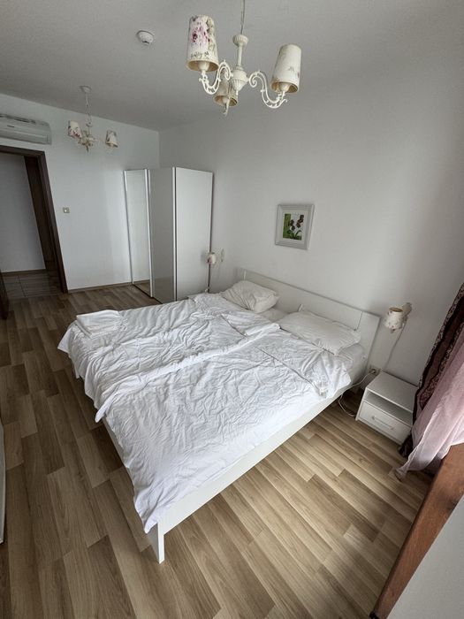 Двойно легло 180см. Х 200см. с матраци и нощни шкафчета.