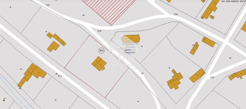 Дворно място с къща в централната част на село Крумово