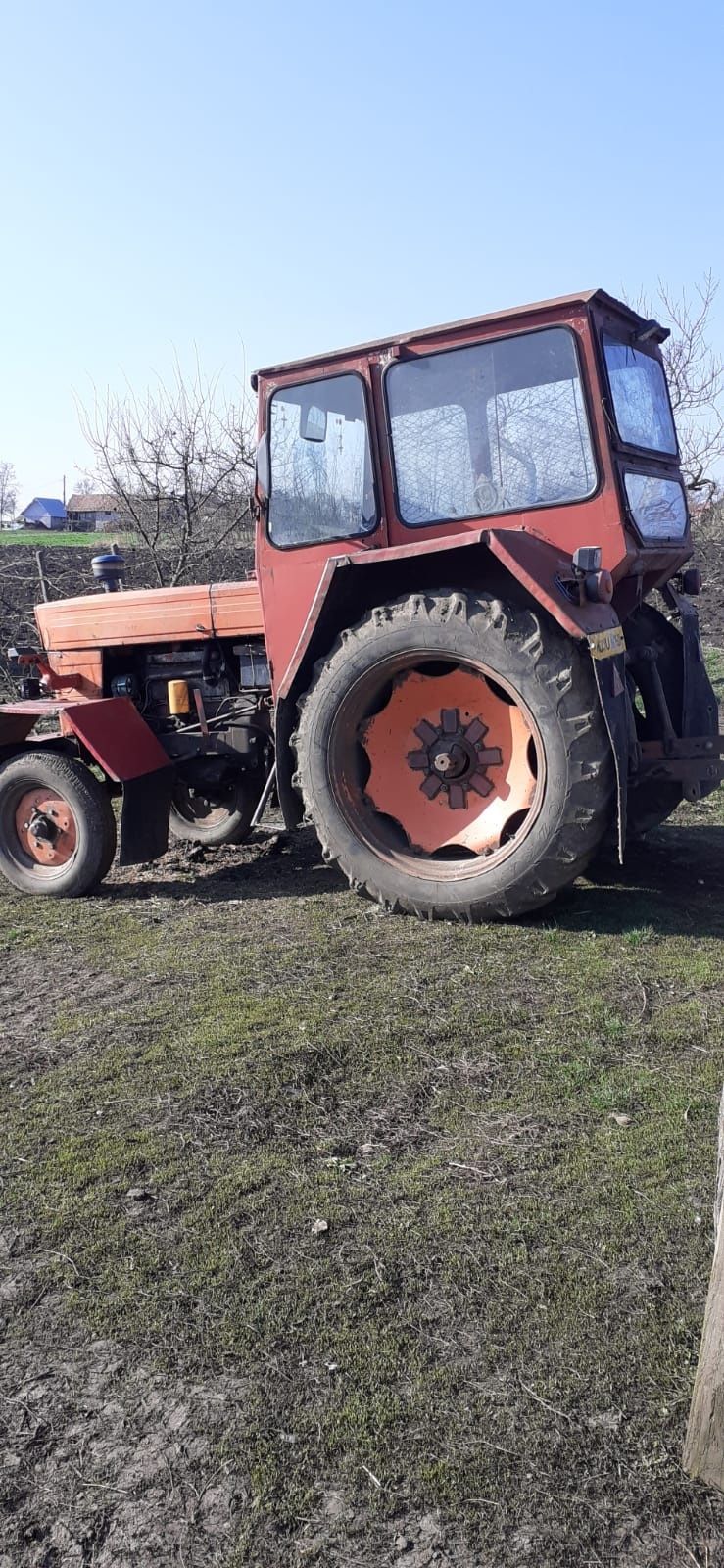 Vând tractor U650