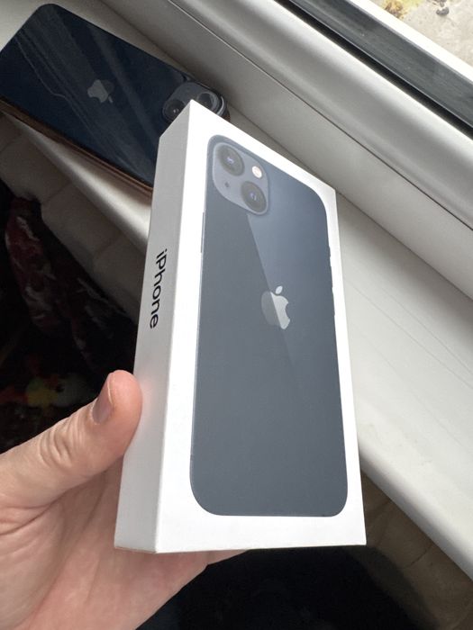 IPhone 13  256 , с коробкой , в ремонте не был отличное состояние