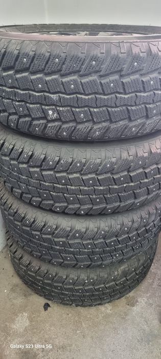 Зимние шины 265/65R18