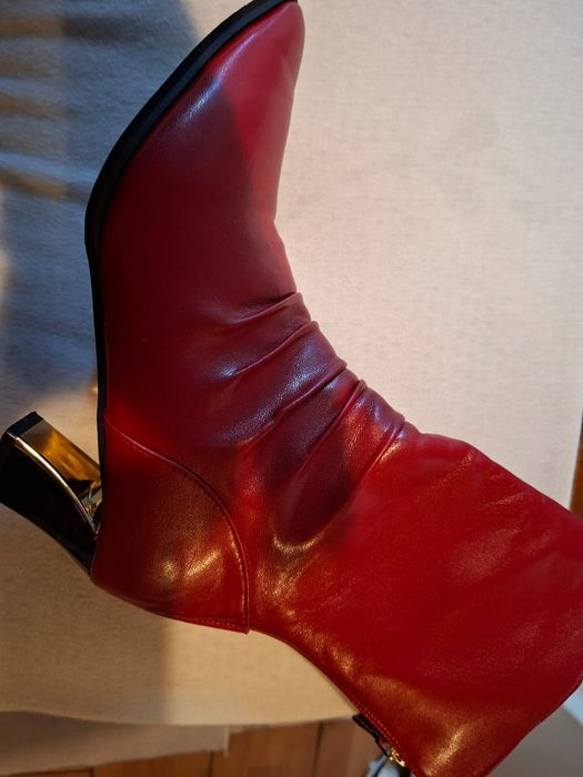 Cizma  de dama piele.