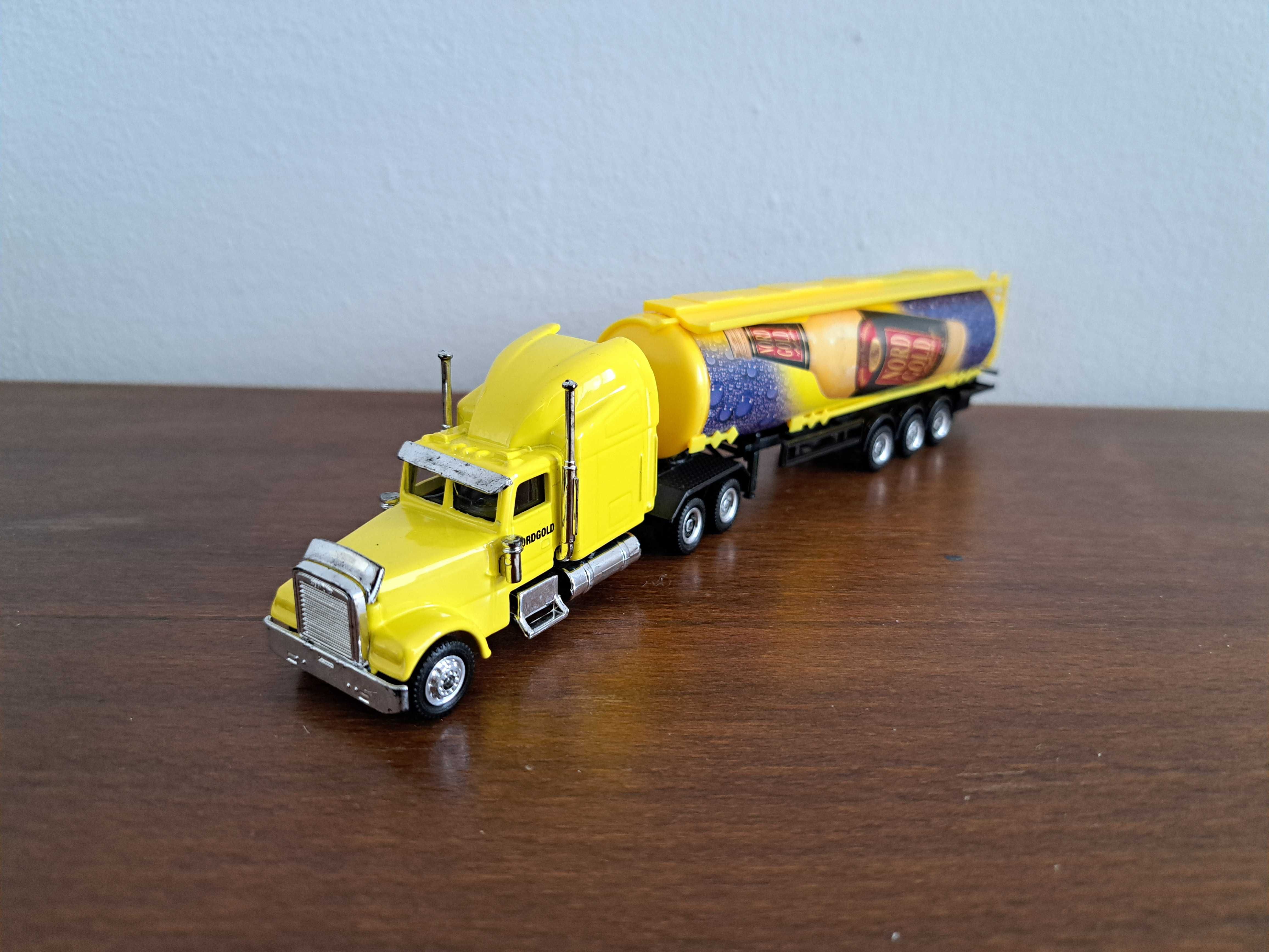 Camioane scara 1:87 Mack, Ford, Freightliner