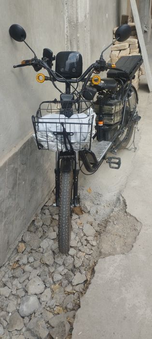 Velo skuter sotiladi