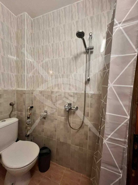 Тристаен апартамент - Колхозен пазар - 46090