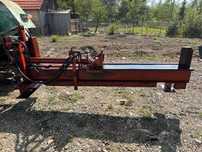 Crapatoare de lemne după tractor