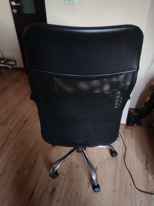 СПЕШНО! Офис стол.