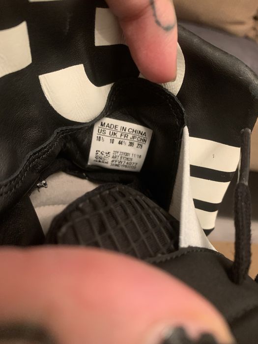 Adidas y-3 noci aproape noi