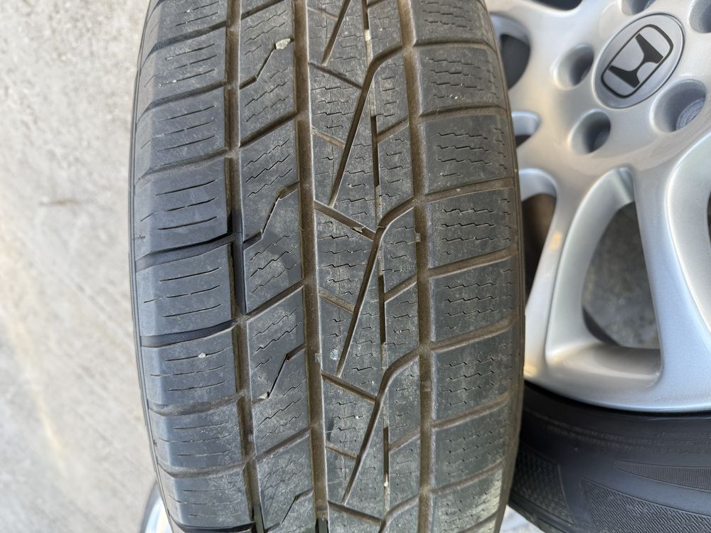 Продавам джанти с гуми 18-ки за Honda CRV 3 - ОРИГИНАЛНИ