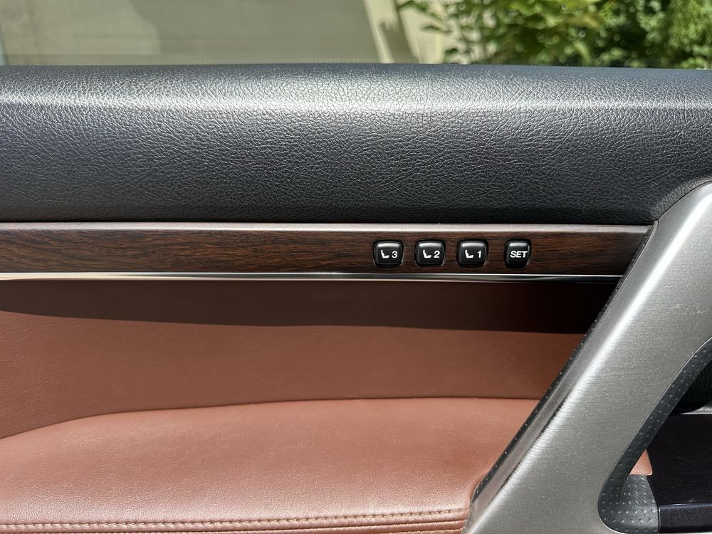 Продается LAND CRUISER 200 4,6