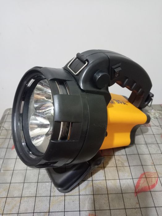 Продам фонарь новый