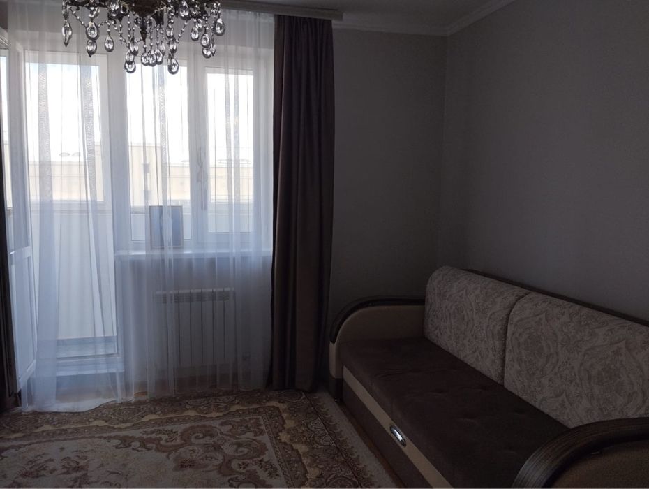 Подселение девушку студет либо работающую !