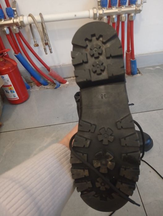 Продам берцы новые