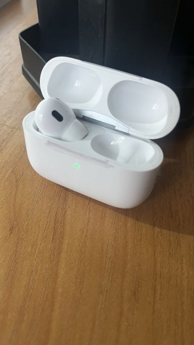 Продам AirPods pro