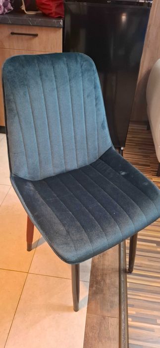 Продавам 3 бр. трапезни столове