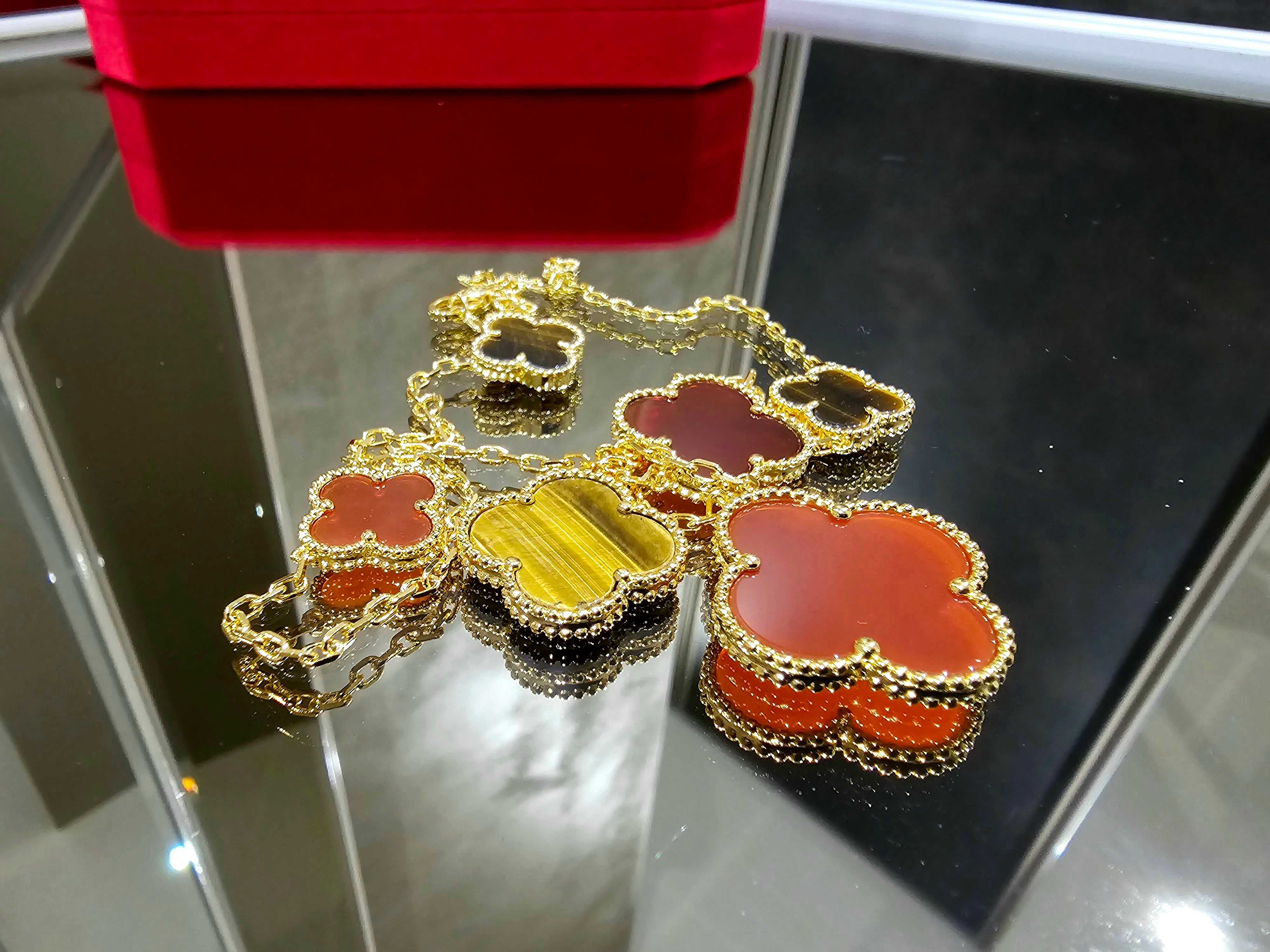 Van Cleef & Arpels VCA Gold Magic Red Tiger Eye Alhambra Дамско Колие