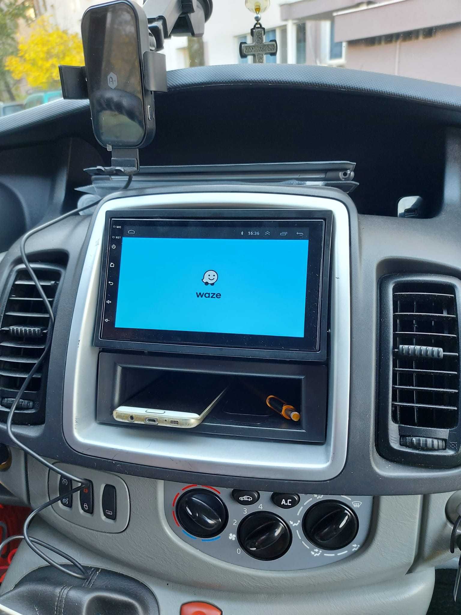 Navigatie Android Renault Trafic Opel Vivaro Waze YouTube GPS USB