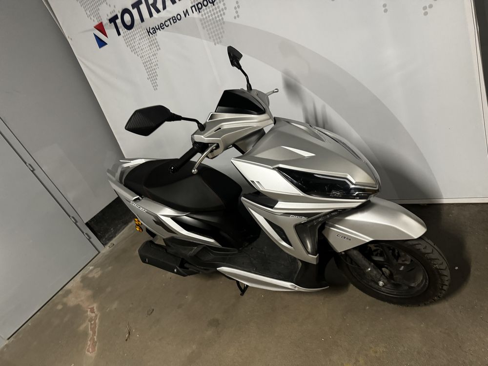 Скутер продам почти новый