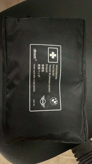 Продавам оригинални аптечки за Ауди Мерцедес БМВ