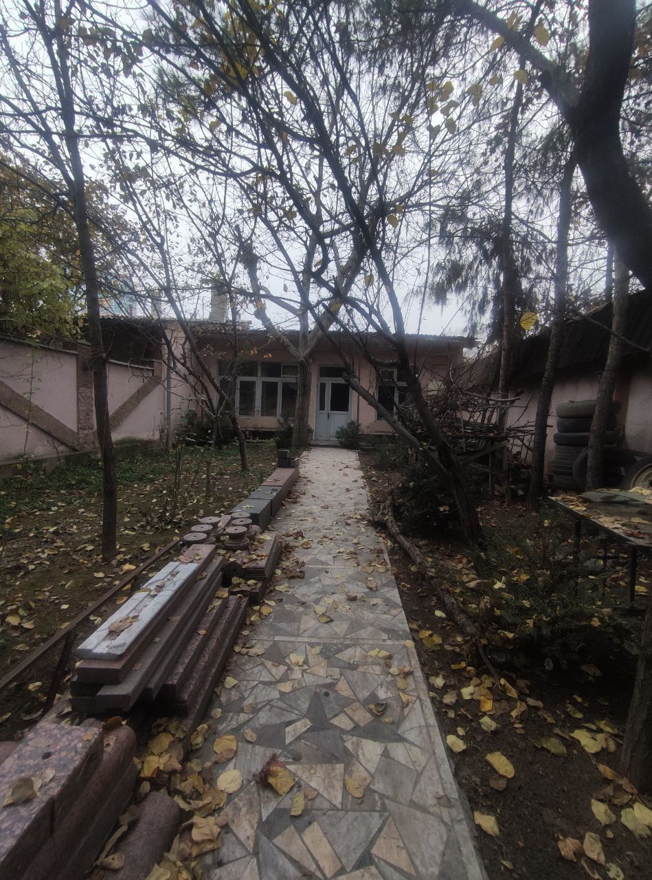 Мирзо Улугбекский р-он. Ор-р 71 школа. 11 соток.