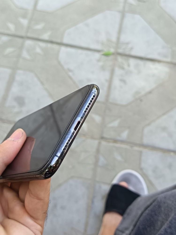 Iphone Xs Max.