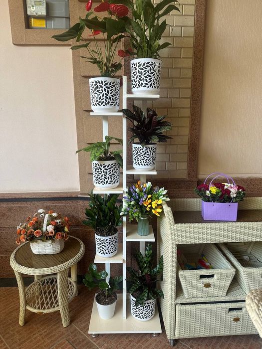 Подставка для цветов из дерева