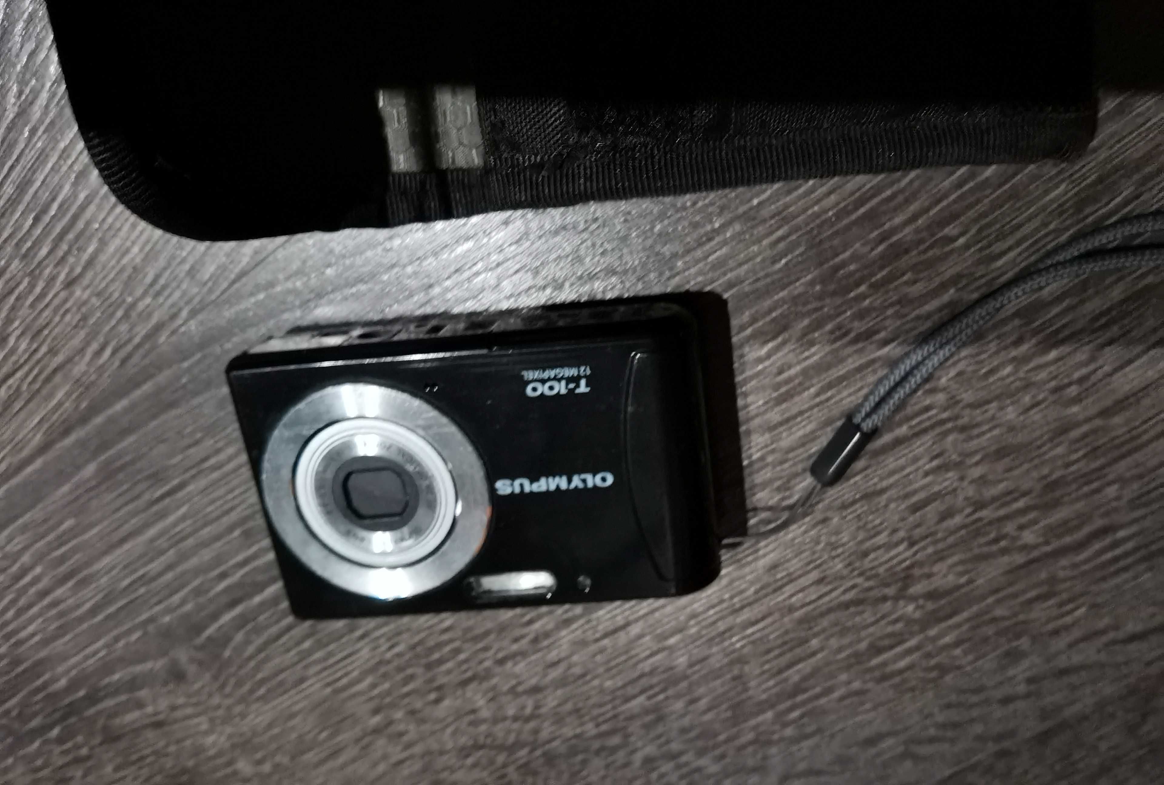 цифров фотоапарат Olympus / олимпус / с подарък качествен и скъп калъф