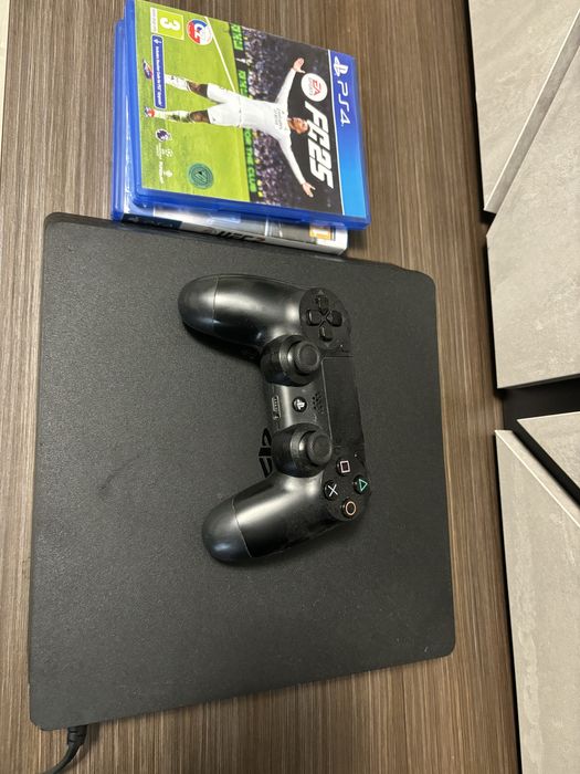 Vand playstation 4 stare excelenta