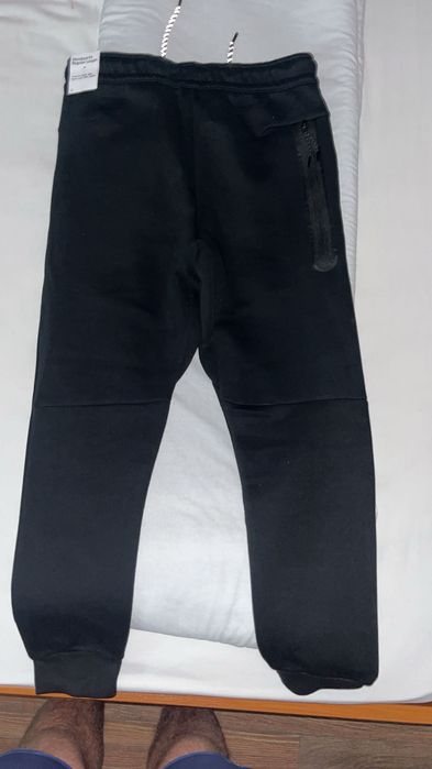Pantaloni Nike tech negrii