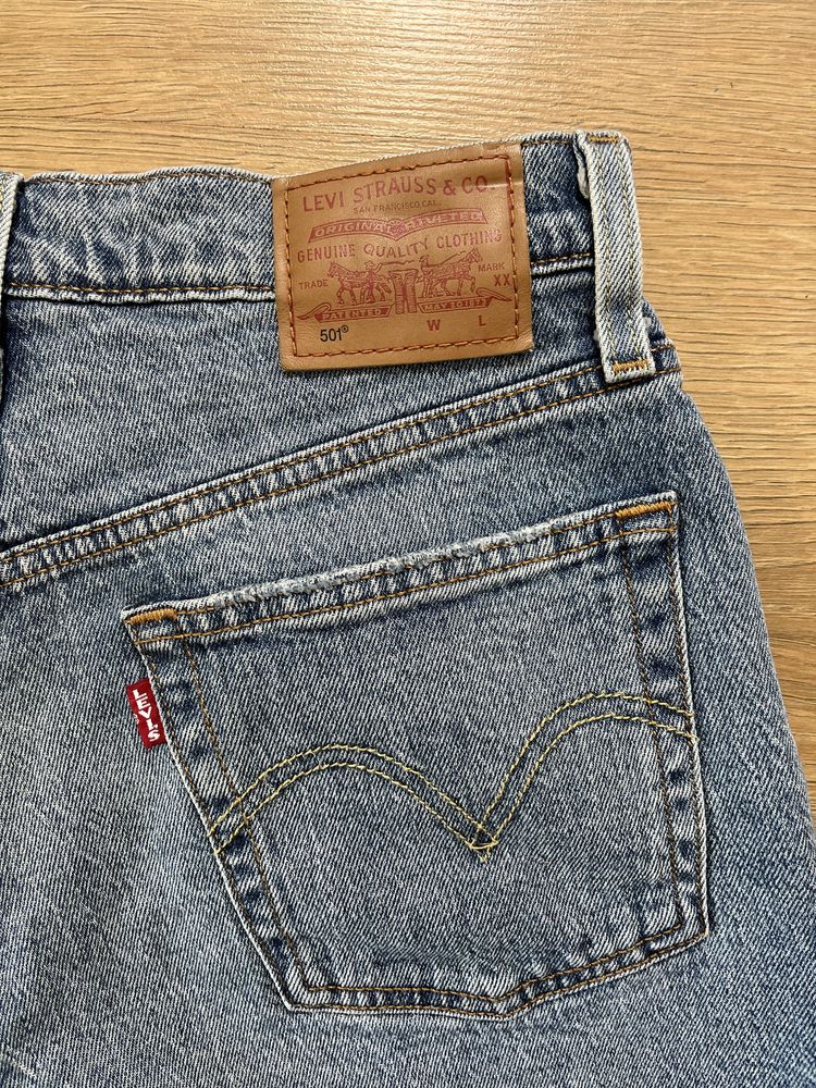 Levis дамски къси панталонки размер W26