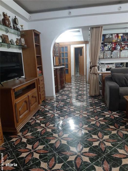 Apartament 4 camere | 1 decembrie |Centrala Proprie| METROU | Parcare