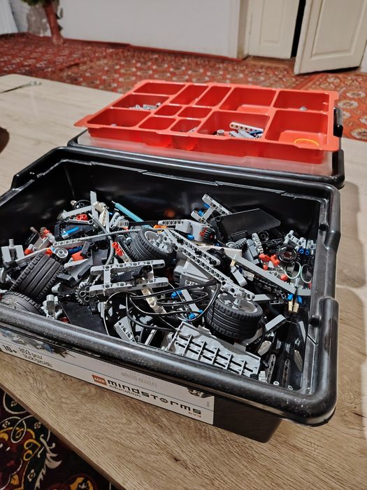 Продается оригинал Lego mindstorms Ev3 45544+45560