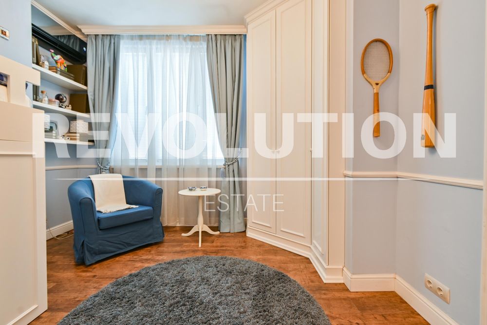 Тристаен апартамент в центъра на София.