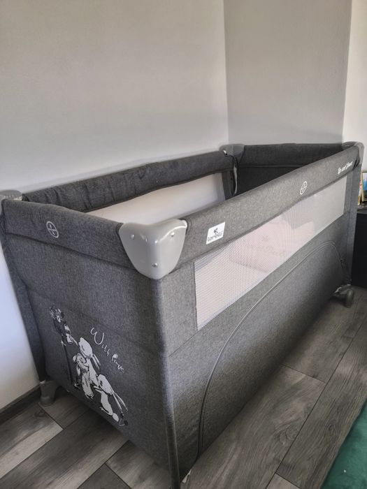 Vând pătuț +saltea