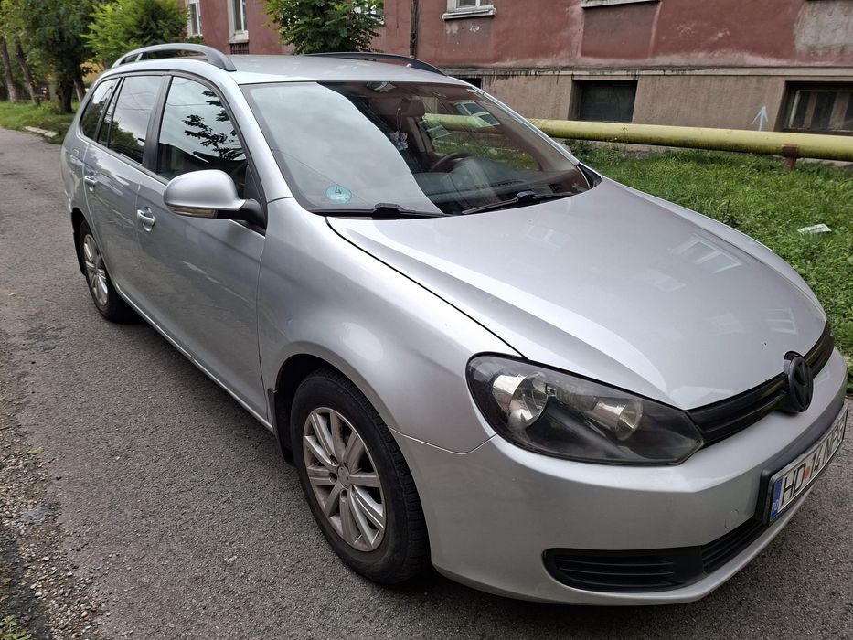 Vând urgent golf v