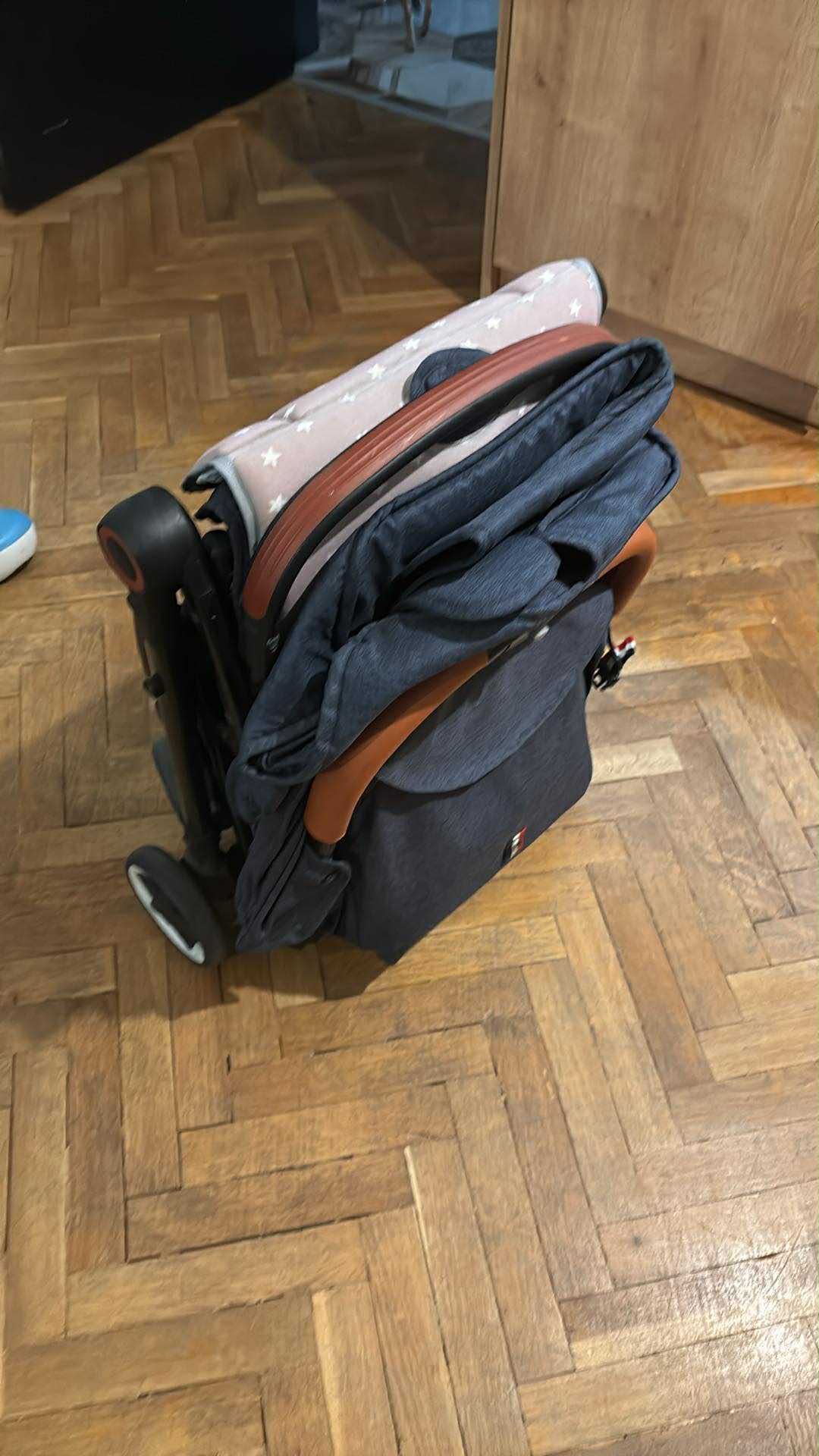 Детска сгъваема количка
