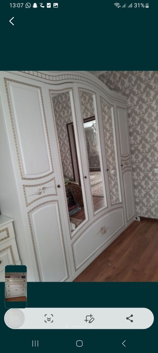 2 тумбы , комод с зеркалом,  и шкаф 5 дверный