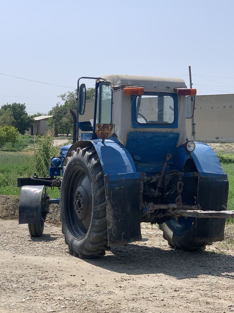 Traktor T28 Buxoro