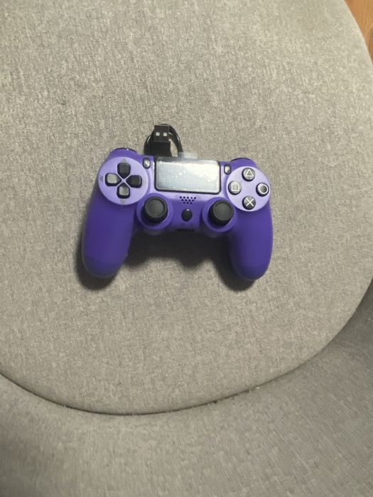 !!!НОВ!!! контролер за ps4 цвят лилав идва с зарядно 50%