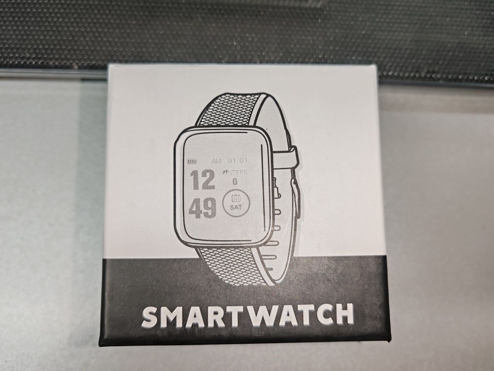 Ceas inteligent - Smartwatch cu funcții de activitate -