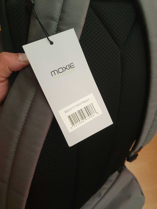 Ghiozdan Rucsac scoalari antifurt Moxie tridimensional cu cablu USB