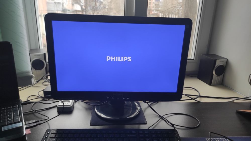 Монитор 22 Philips