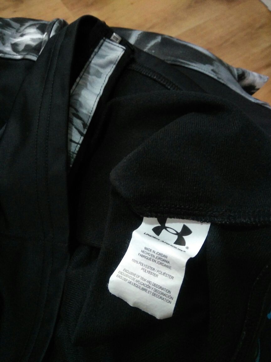 Bluza Under Armour mărimea 7 ani