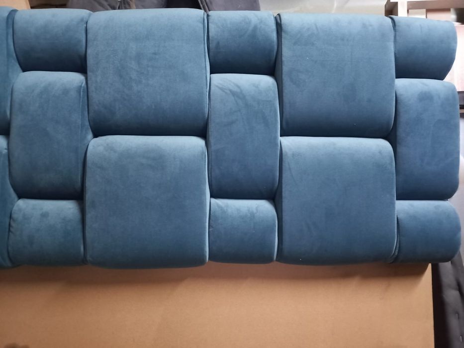 Vând Pat tapițat nou