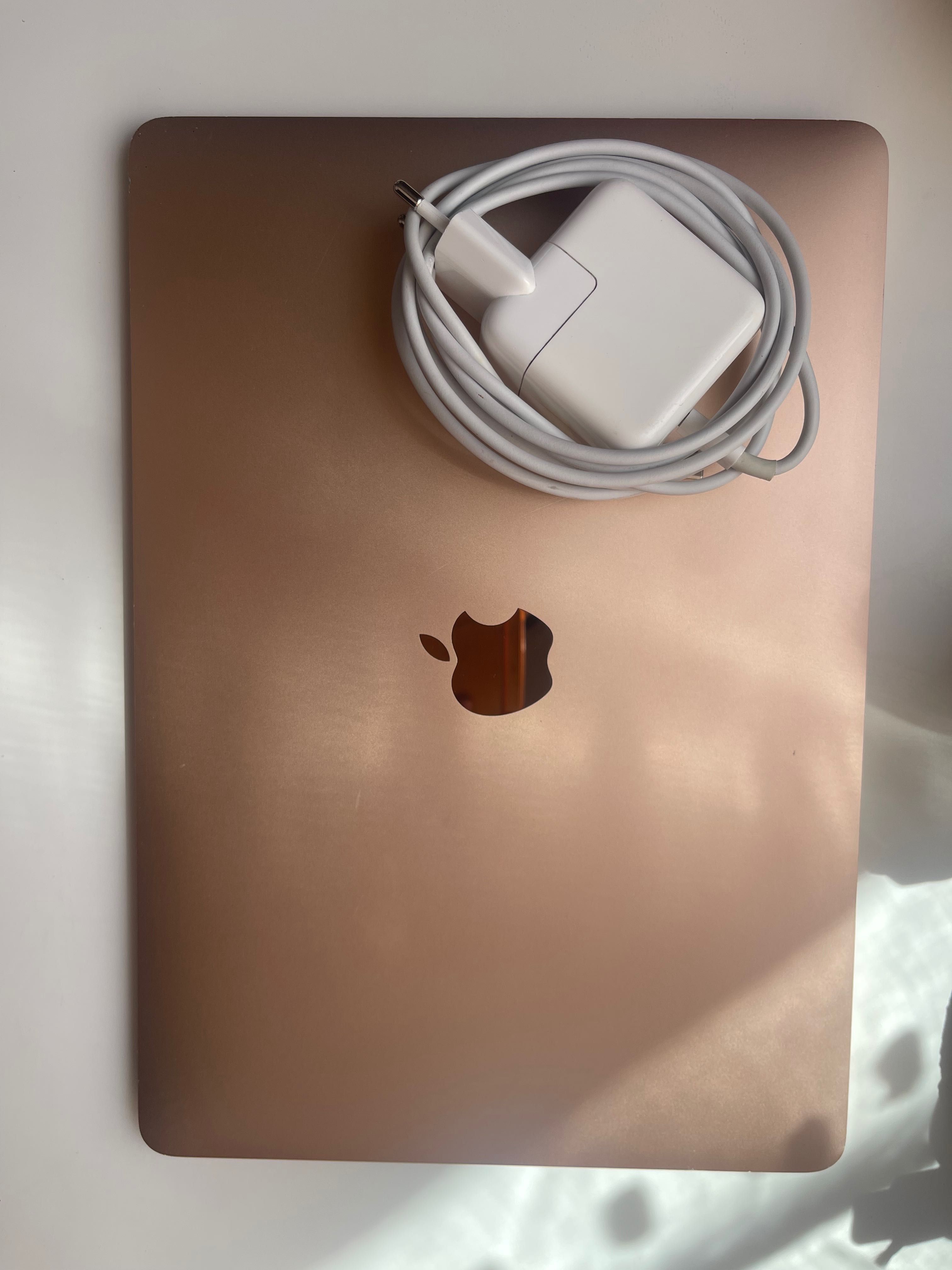 MacBook Air M1 2023 модел издание 2020