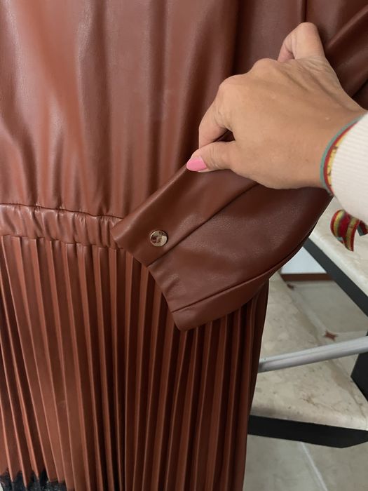 Нова рокля на Zara от изкуствена кожа и дантела