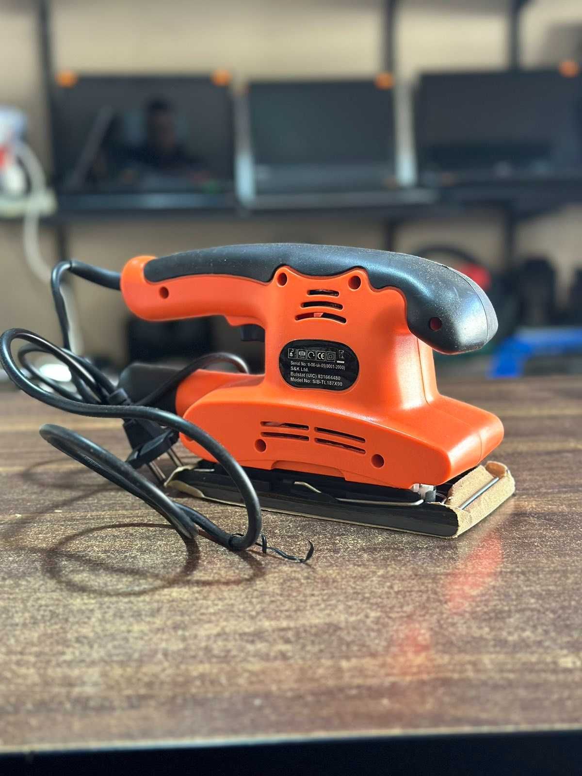 Виброшлайф Finishing Sander 150W