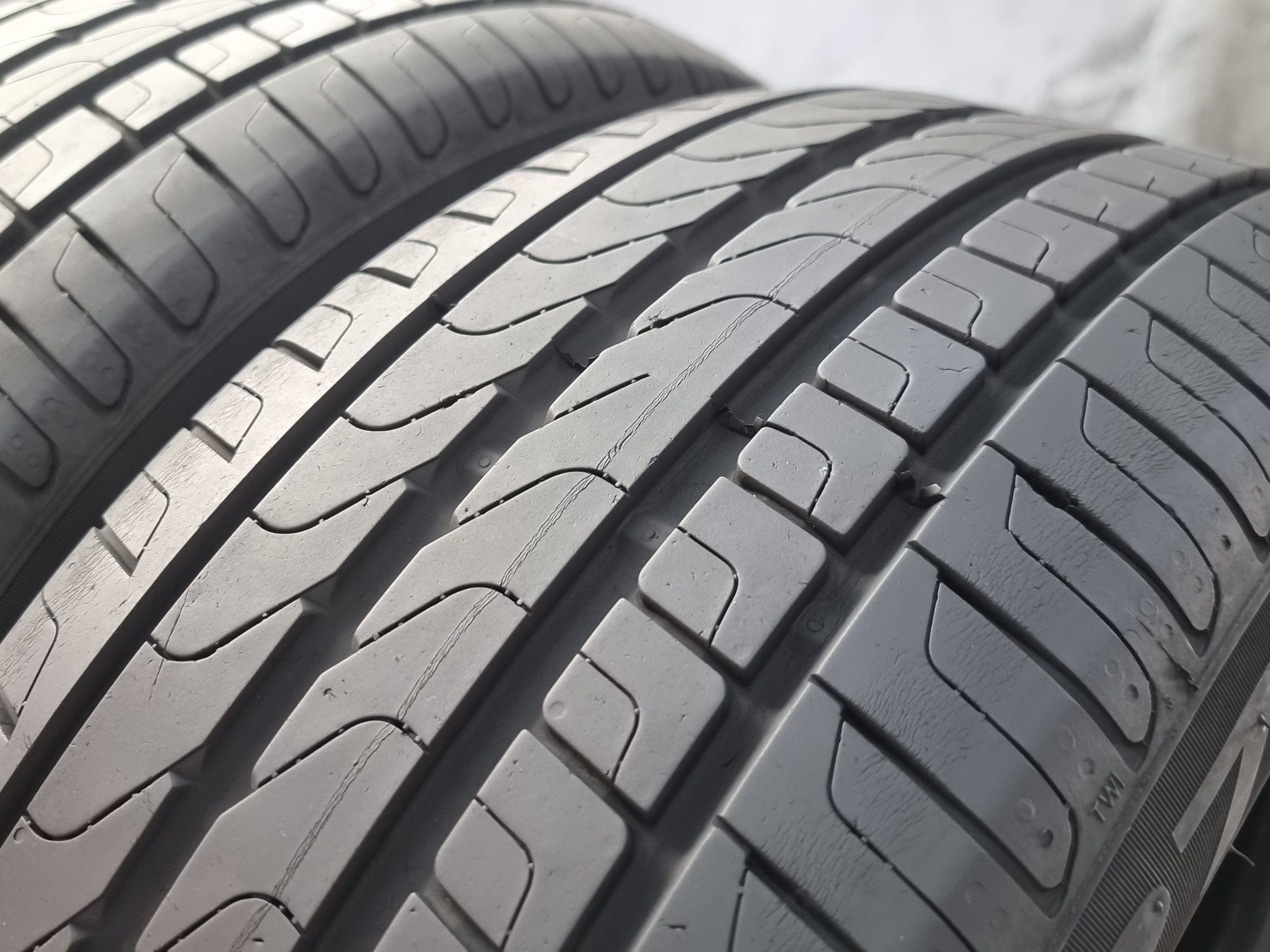 215/50/17 Pirelli 2Броя: 160лв 7мм