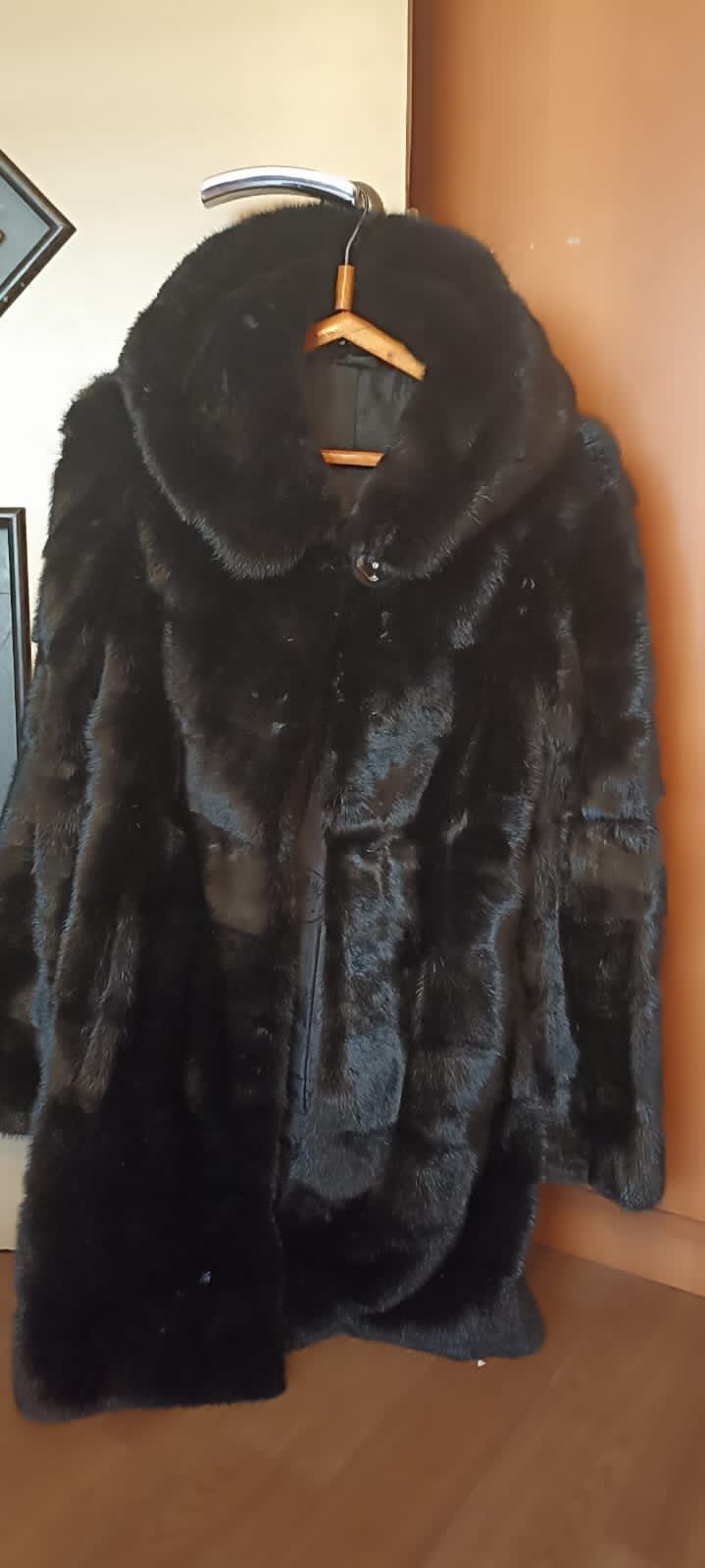 Продам норковую шубу